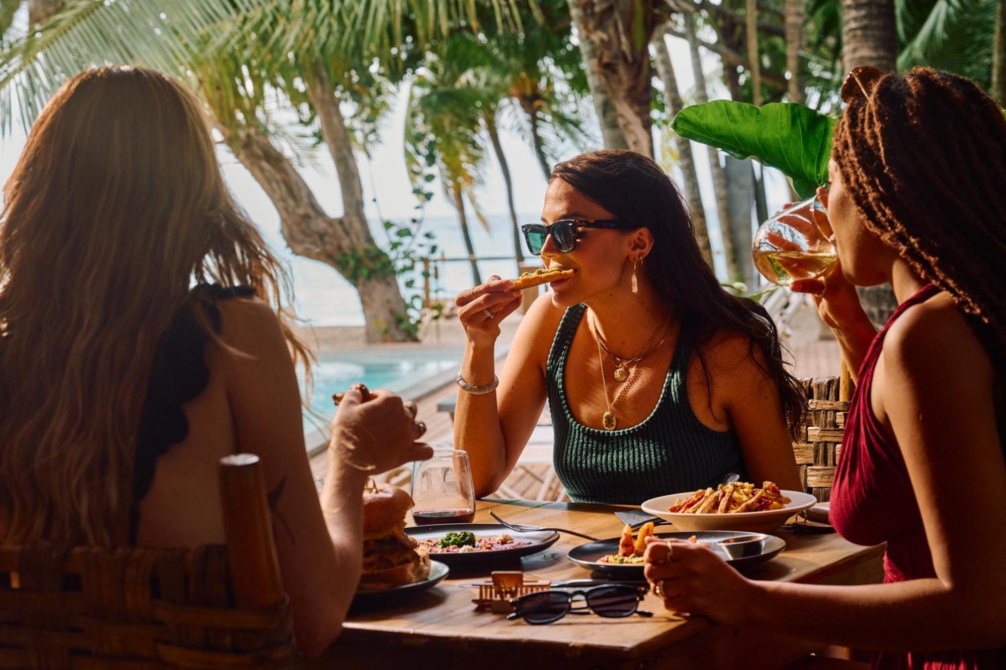 Arca Hotel West Bay Ngoại thất bức ảnh